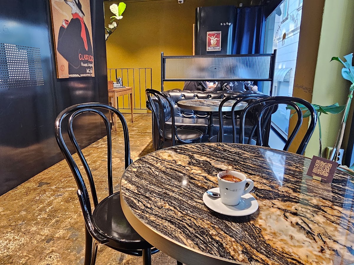 Leesar Coffee
