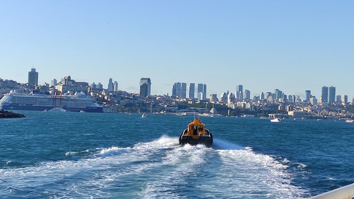 Şehir Hatları Bosphorus Cruises-Eminonu