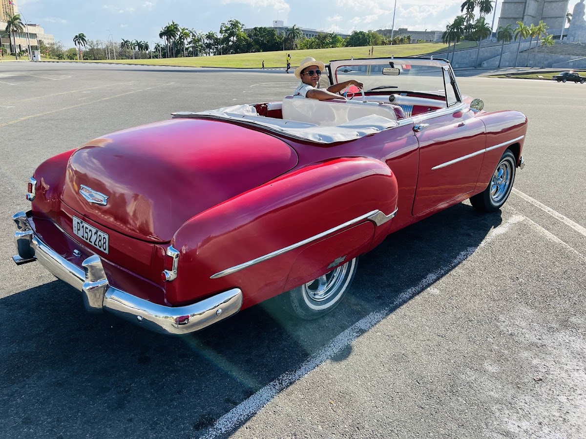 Havana Vintage Car Tours